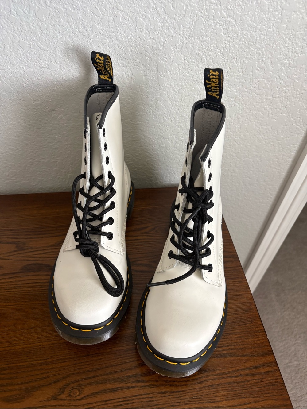 New without tags!! Dr. Martens 1460 White Smooth Leather Boots - SIZE US Women’s